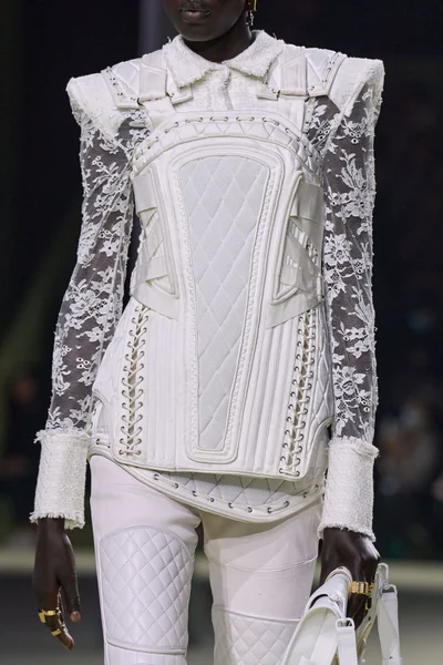 Look 1